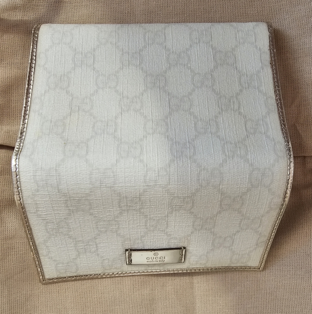 Gucci:RARE White & Silver Wallet w/ COA - Picture 6 of 15